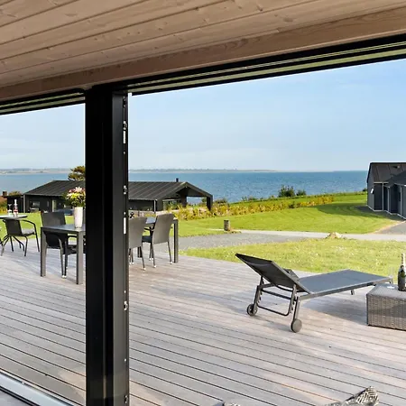 Lovely In With House Sea View