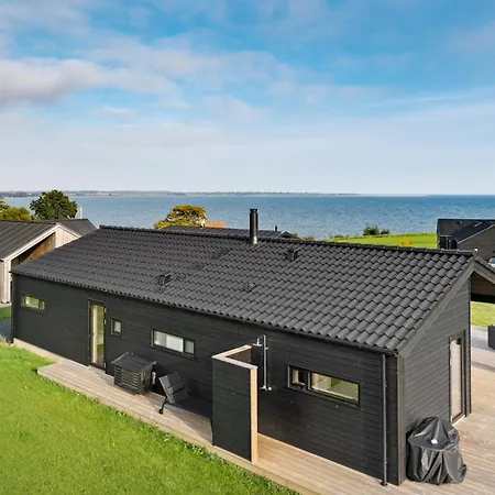 Lovely In With House Sea View